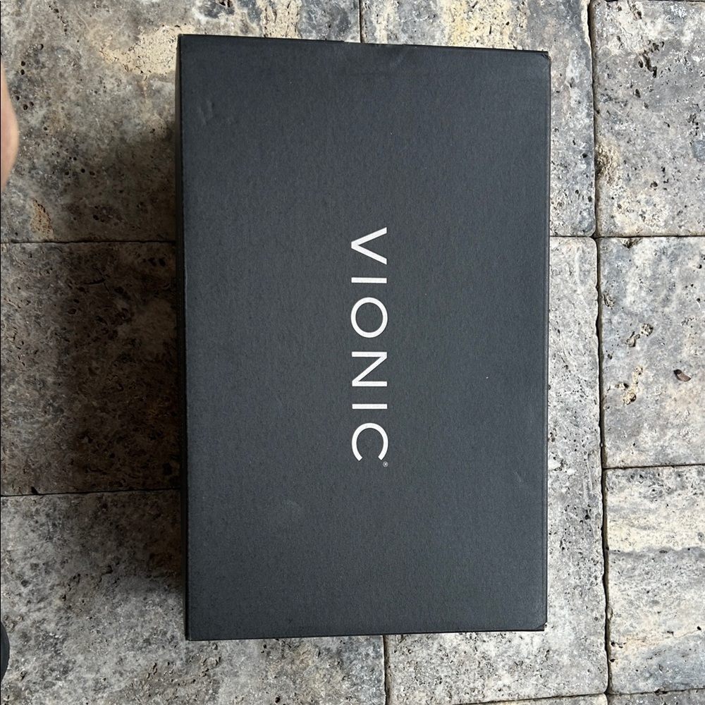 Vionic Cove RX Recovery Slides.     ~New, Never have been worn.